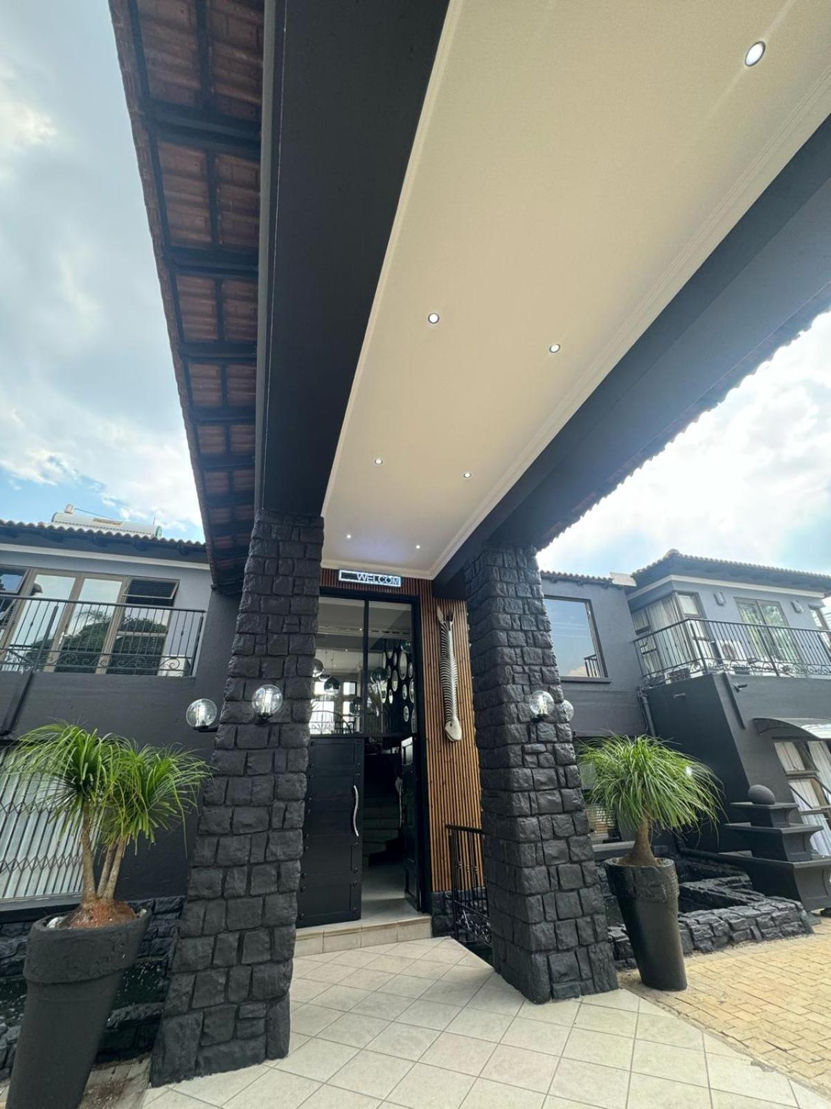 Africa Paradise - Or Tambo Airport Boutique Hotel Benoni Luaran gambar