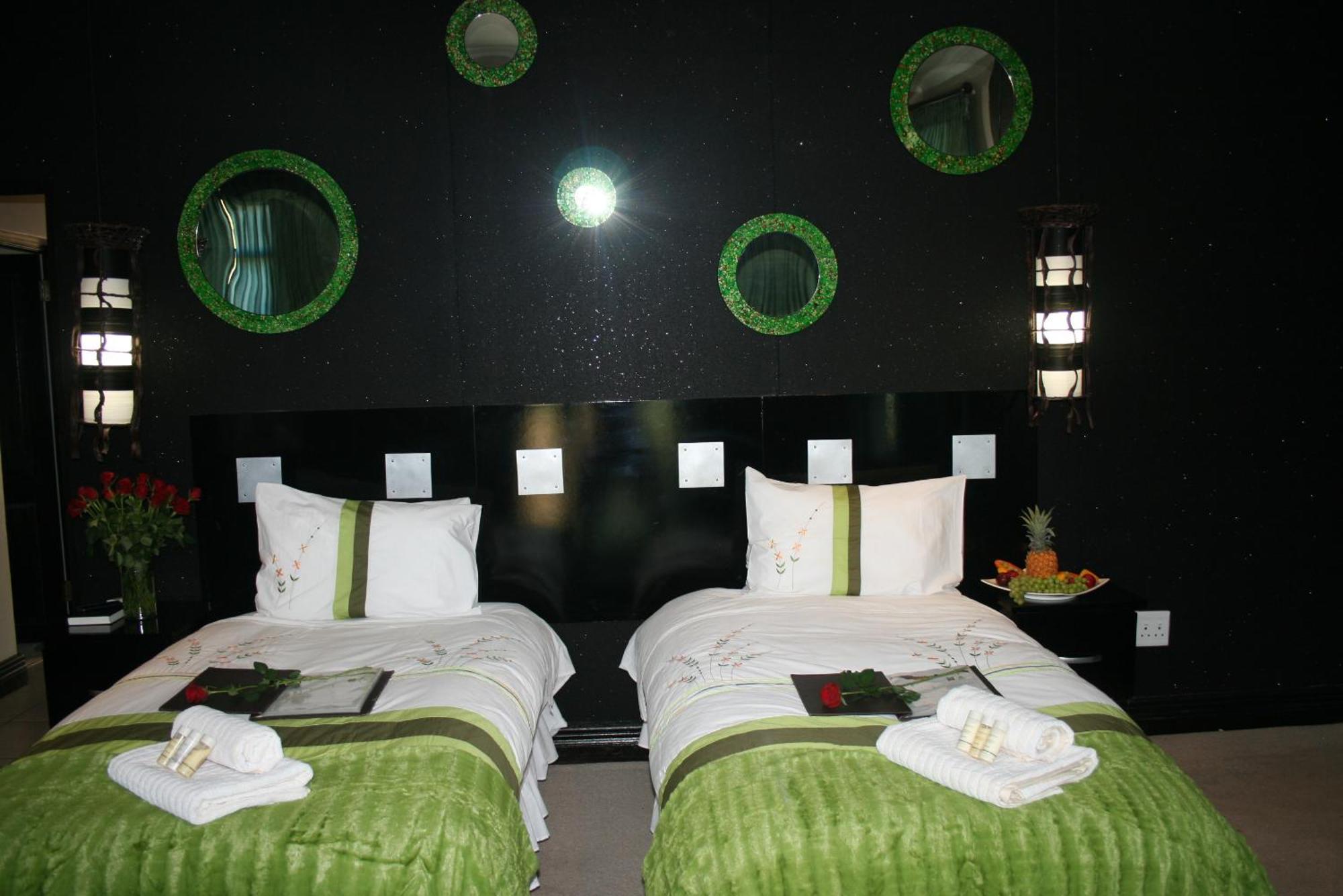 Africa Paradise - Or Tambo Airport Boutique Hotel Benoni Luaran gambar