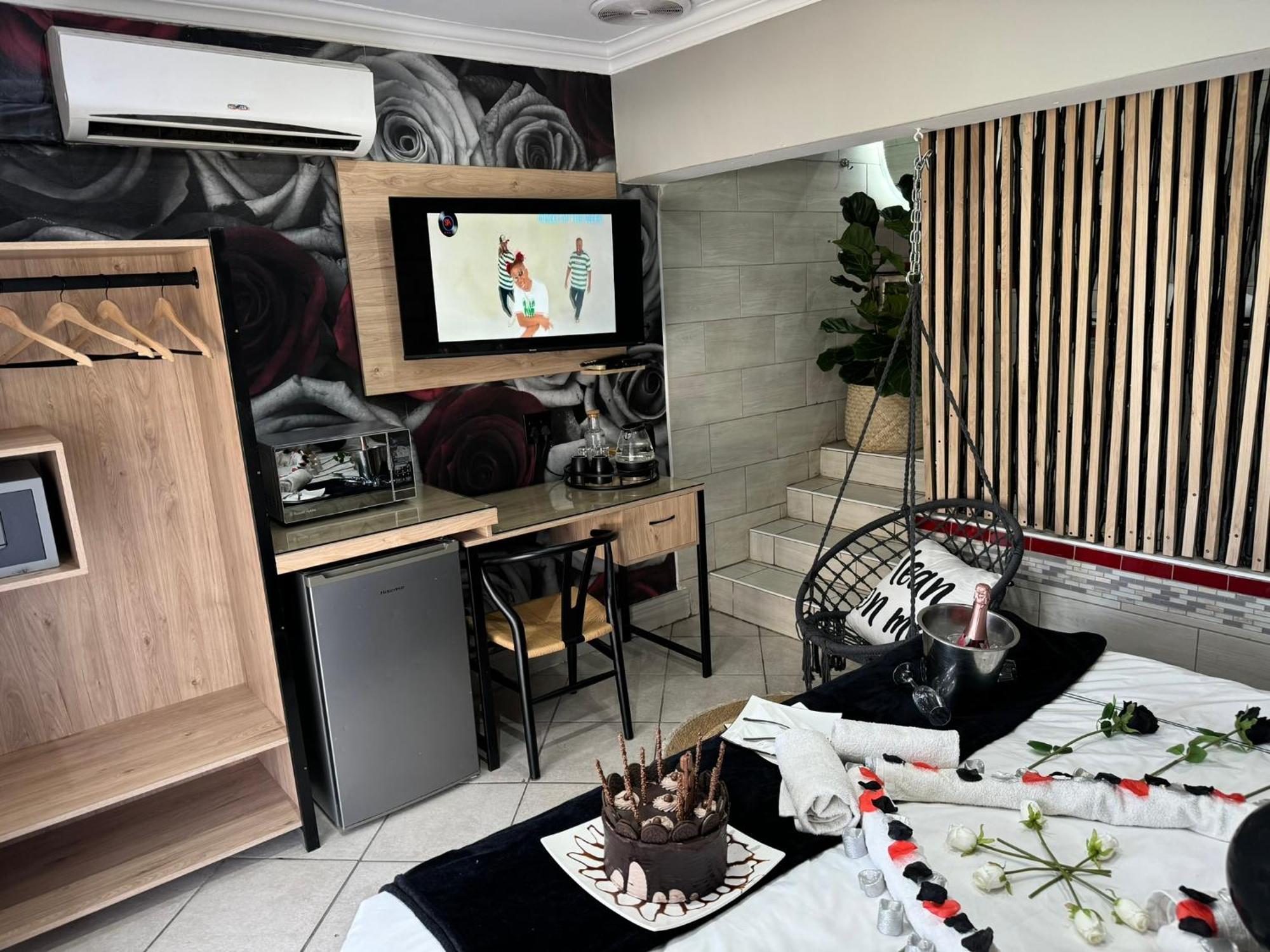 Africa Paradise - Or Tambo Airport Boutique Hotel Benoni Luaran gambar