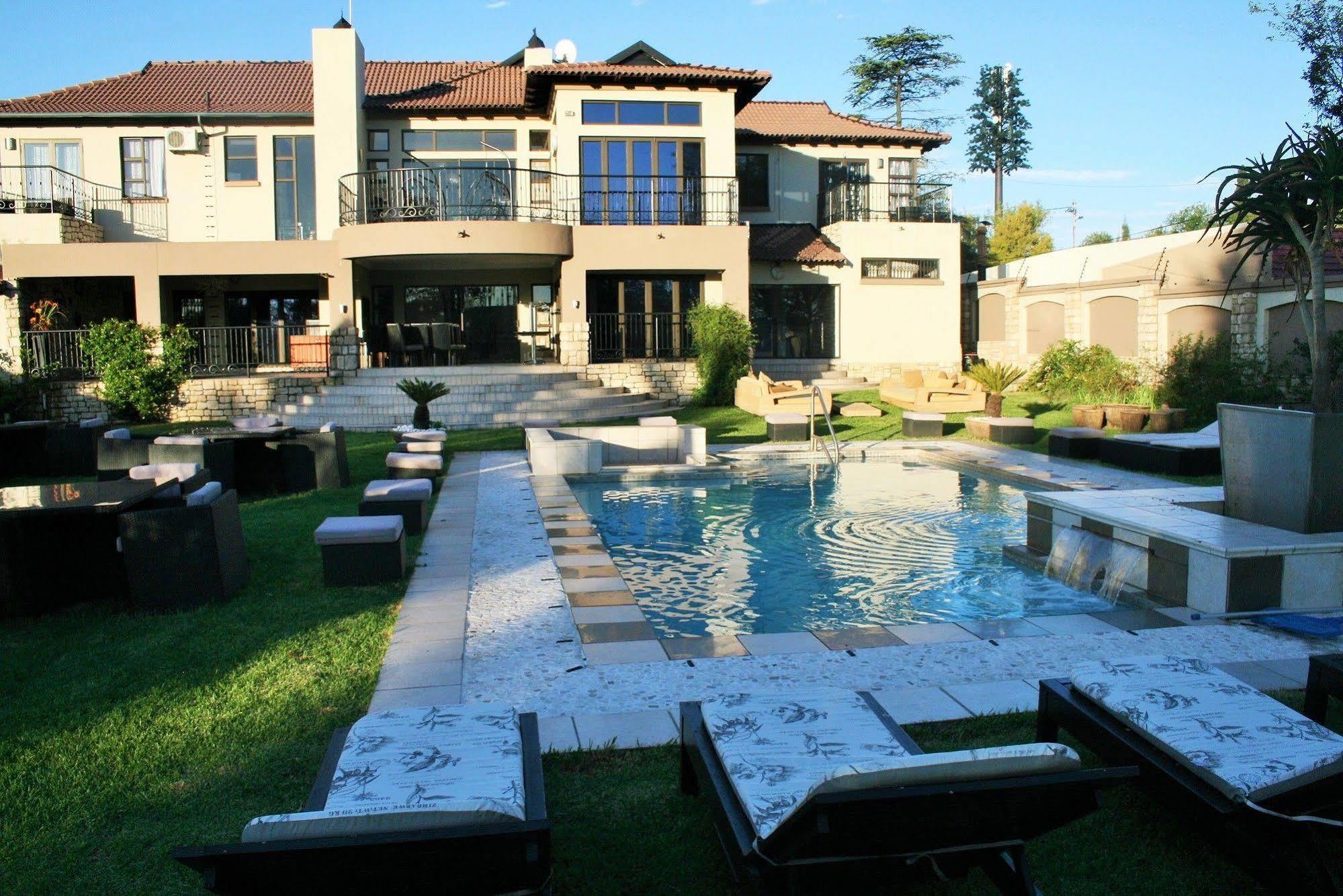 Africa Paradise - Or Tambo Airport Boutique Hotel Benoni Luaran gambar